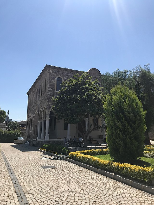 İzmir Aziz Vukolos Kilisesi