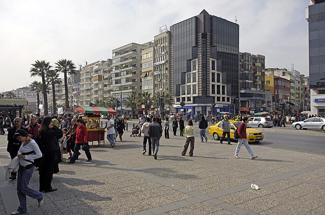 İzmir Karşıyaka Çarşı