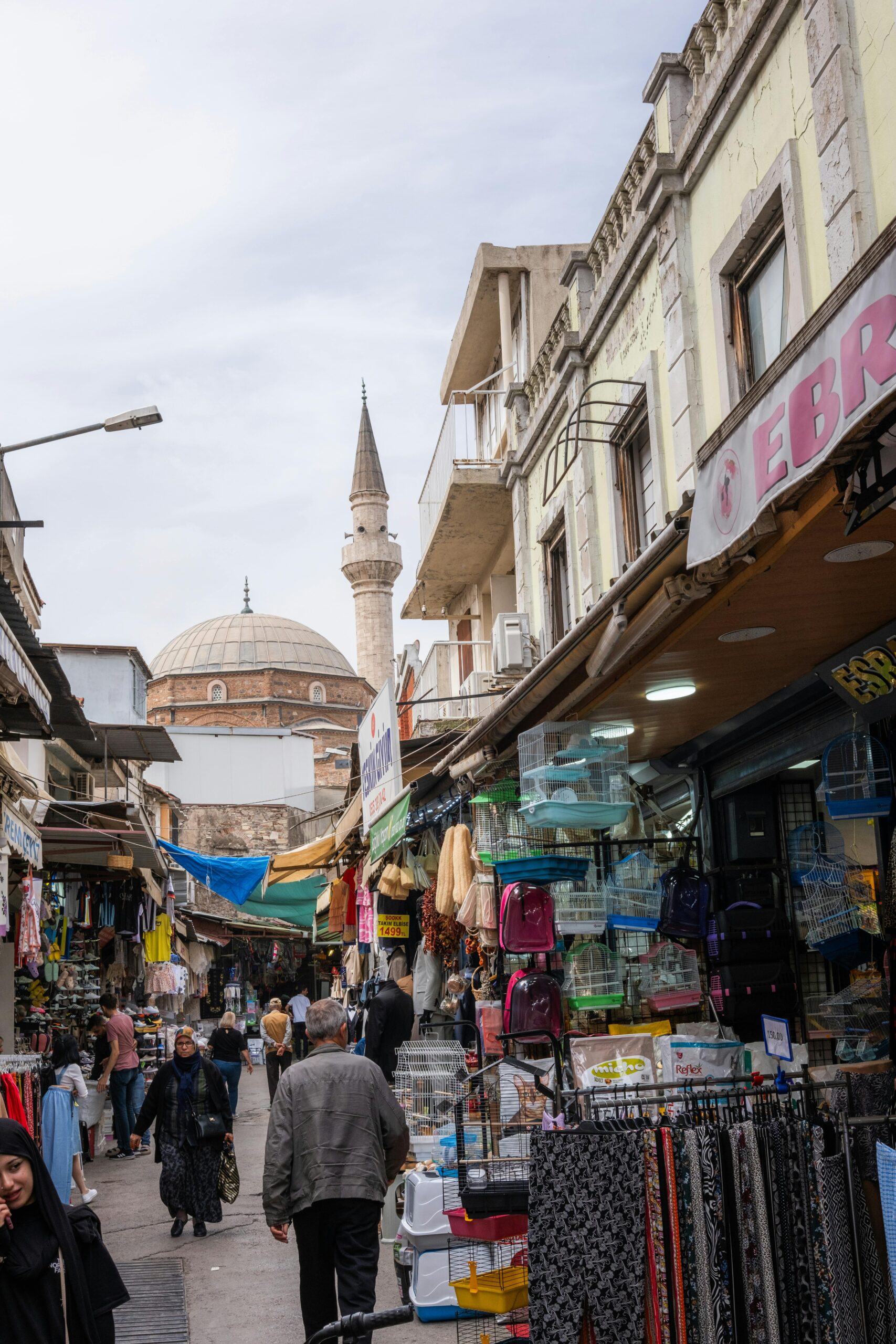 İzmir Tarihi Kemeraltı Çarşısı