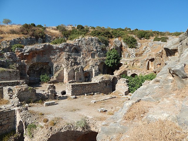 İzmir Yedi Uyurlar Mağarası